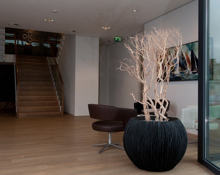 river black laag met hout (1 van 1)